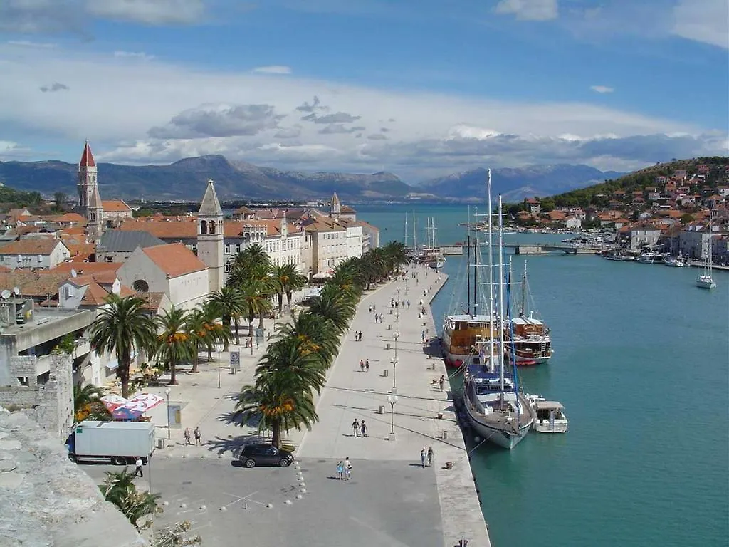 Apartments Nada Trogir